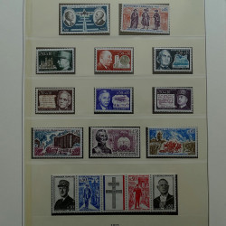 Collection timbres de France 1965-1974 neufs** en album Lindner.