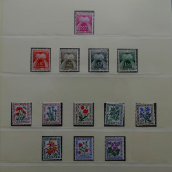 Collection timbres de France 1965-1974 neufs** en album Lindner.