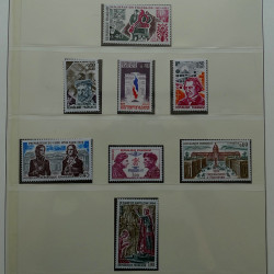 Collection timbres de France 1965-1974 neufs** en album Lindner.