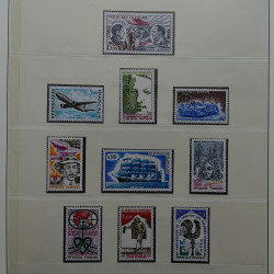 Collection timbres de France 1965-1974 neufs** en album Lindner.