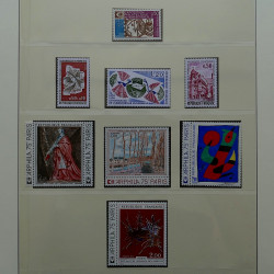 Collection timbres de France 1965-1974 neufs** en album Lindner.