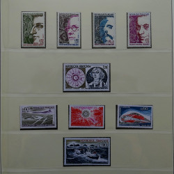 Collection timbres de France 1965-1974 neufs** en album Lindner.