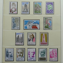 Collection timbres de France 1975-1982 neufs** en album Lindner.