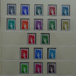 Collection timbres de France 1975-1982 neufs** en album Lindner.