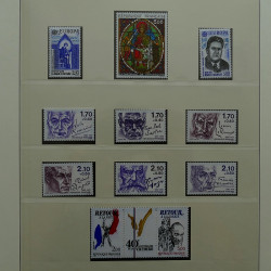 Collection timbres de France 1983-1989 neufs** en album Lindner.