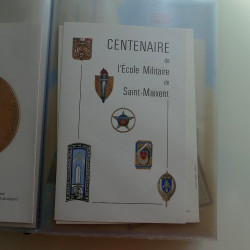 Collection entiers, cartes commémoratifs de France en 2 albums.