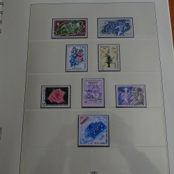 Collection timbres de Monaco 1981-1988 neufs en album Lindner.