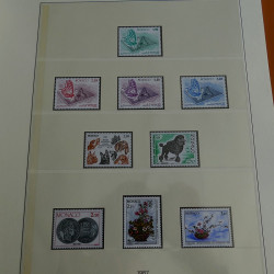 Collection timbres de Monaco 1981-1988 neufs en album Lindner.