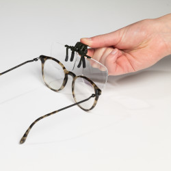 Loupe lunettes CLIP avec grossissement 2x.