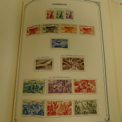 Collection timbres de colonies françaises neufs et oblitérés, volume 1.