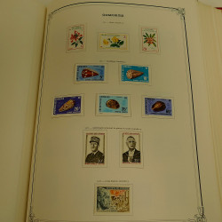 Collection timbres de colonies françaises neufs et oblitérés, volume 1.