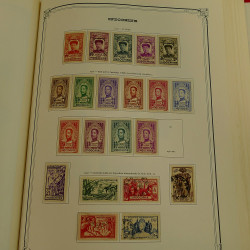 Collection timbres de colonies françaises neufs et oblitérés, volume 2.