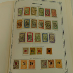 Collection timbres de colonies françaises neufs et oblitérés, volume 2.