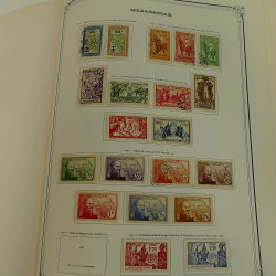 Collection timbres de colonies françaises neufs et oblitérés, volume 2.