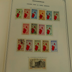 Collection timbres de colonies françaises neufs et oblitérés, volume 2.