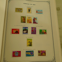 Collection timbres d'Asie francophone neufs et oblitérés en album.