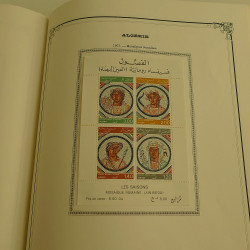 Collection timbres d'Algérie - Haute Volta neufs et oblitérés en album.