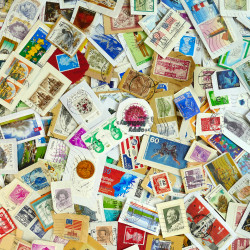 Tous pays timbres Mission sur fragments au kilo.