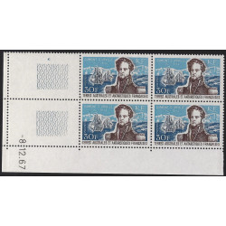 T.A.A.F. timbre N°25 bloc coin daté neuf**, R.