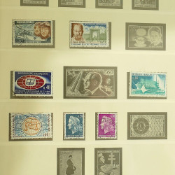 Collection timbres de France 1957-1969 en album Lindner.