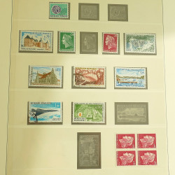 Collection timbres de France 1957-1969 en album Lindner.