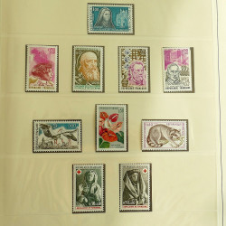 Collection timbres de France neufs 1960-1975 complet en album Lindner.