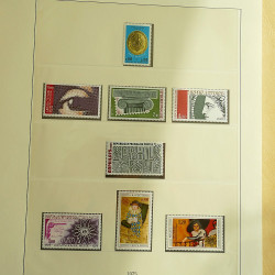 Collection timbres de France neufs 1960-1975 complet en album Lindner.