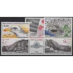Timbres T.A.A.F. poste aérienne N°92-96 série neufs**.