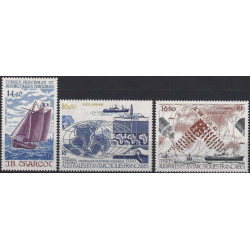 Timbres T.A.A.F. poste aérienne N°97-99 série neufs**.