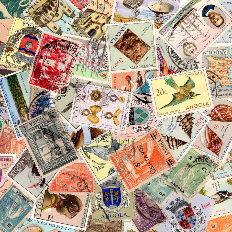 Angola 25 timbres de collection tous différents.