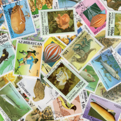 Azerbaïdjan 25 timbres de collection tous différents.