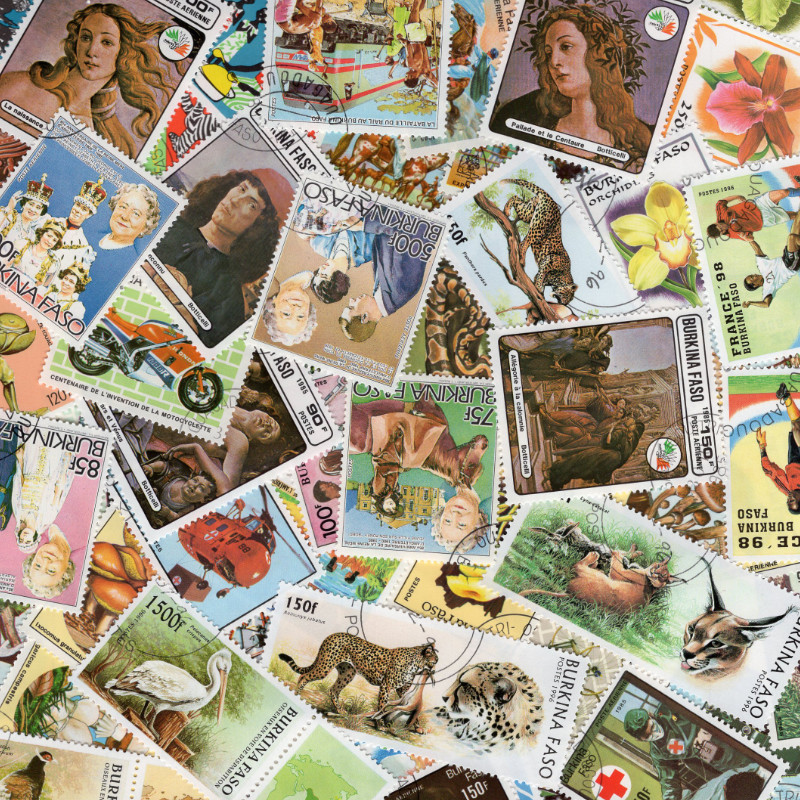 Burkina Faso 50 timbres de collection tous différents.