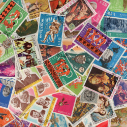 Équateur 50 timbres de collection tous différents.