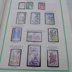 Collection timbres de France 1977-1999 neufs complet en album.