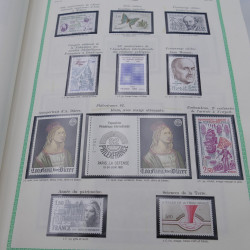 Collection timbres de France 1977-1999 neufs complet en album.