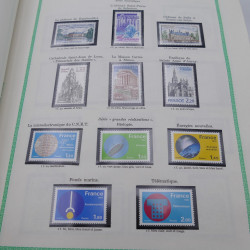 Collection timbres de France 1977-1999 neufs complet en album.