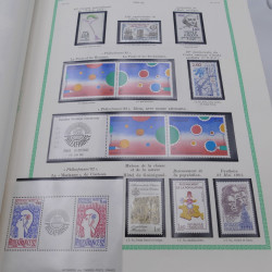 Collection timbres de France 1977-1999 neufs complet en album.