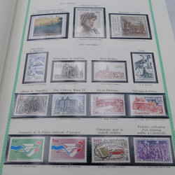 Collection timbres de France 1977-1999 neufs complet en album.