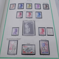 Collection timbres de France 1977-1999 neufs complet en album.