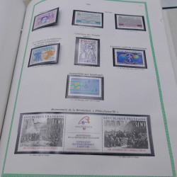 Collection timbres de France 1977-1999 neufs complet en album.