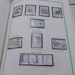 Collection timbres de France 1977-1999 neufs complet en album.