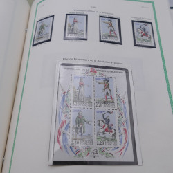 Collection timbres de France 1977-1999 neufs complet en album.