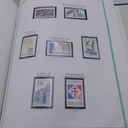 Collection timbres de France 1977-1999 neufs complet en album.