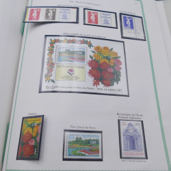 Collection timbres de France 1977-1999 neufs complet en album.