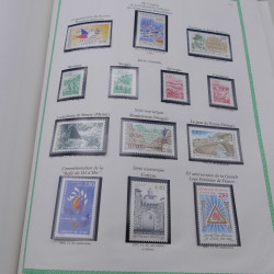 Collection timbres de France 1977-1999 neufs complet en album.