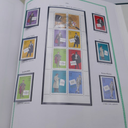 Collection timbres de France 1977-1999 neufs complet en album.