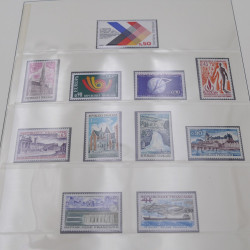 Collection timbres de France 1963-1972 neuf** complet an album.