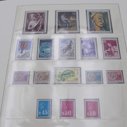 Collection timbres de France 1963-1972 neuf** complet an album.