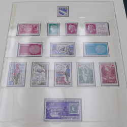 Collection timbres de France 1963-1972 neuf** complet an album.