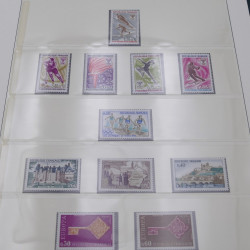 Collection timbres de France 1963-1972 neuf** complet an album.